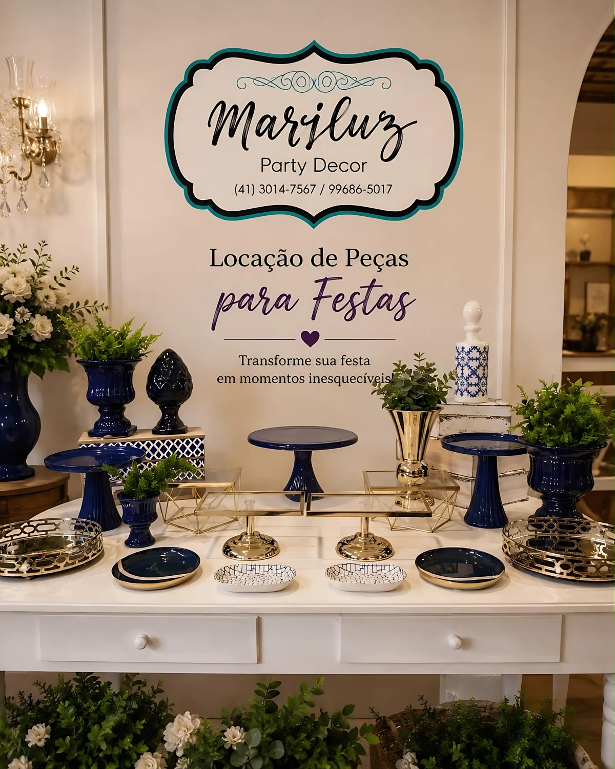Kit azul marinho com bandejas espelhadas e suportes dourados