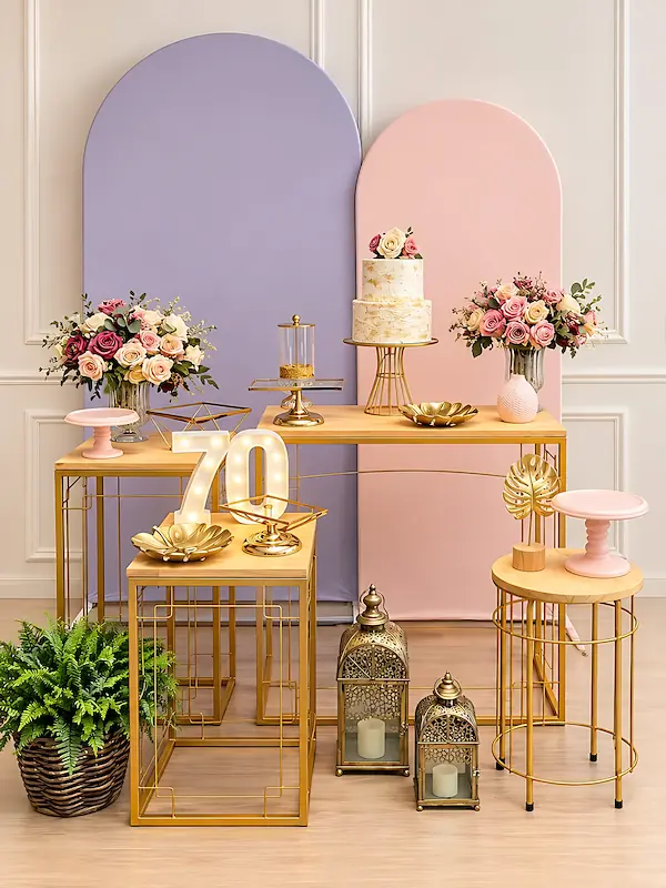 Painéis em arco lilás e rosa
